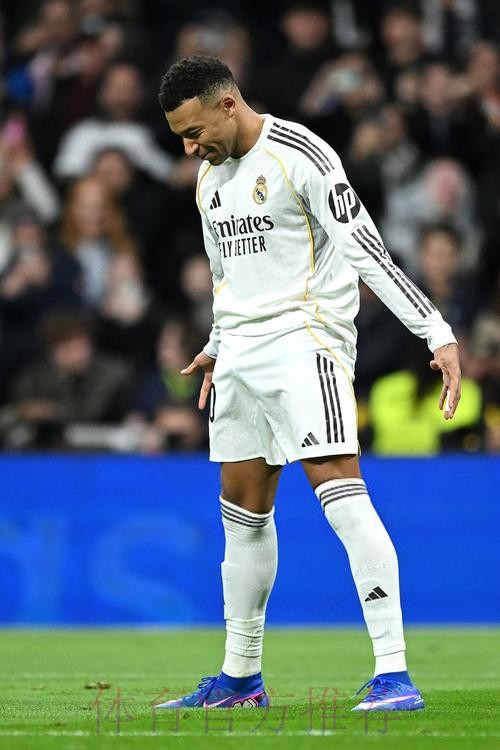 马卡:塞维利亚曾提供孔德优先签约权 但皇马拒绝